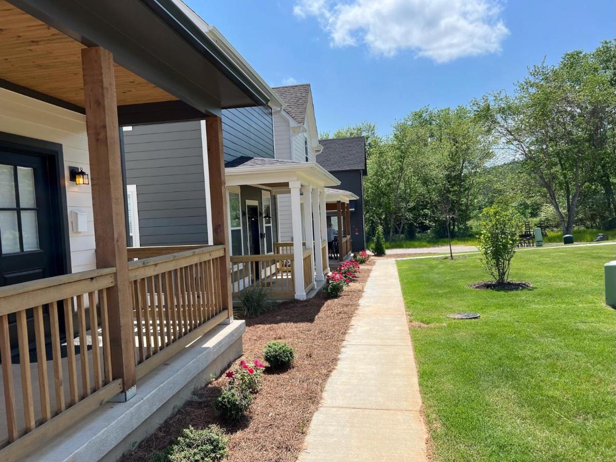 New Centennial Park Luxury Smart Home W Courtyard Fayetteville Exterior foto
